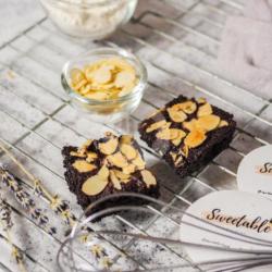 Fudgy Brownies Almond