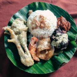 Nasi Gudeg Ayam Opor Kampung