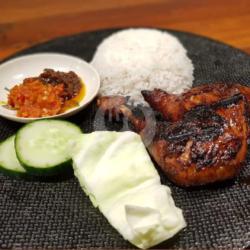 Ayam Bakar Sambal Hitam   Nasi