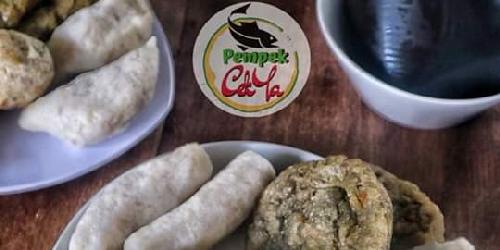 Pempek Cek Ya Dan Dimsum Gading, Soreang