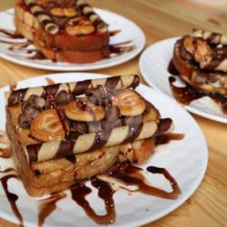 Roti Bakar Kacang