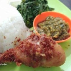 Nasi Sayap / Kepala / Ati   Tahu  Tempe Grg Laos Sambel Ijo