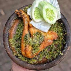 Ayam Beubeuk Sambel Cibiuk