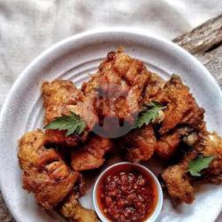 Ayam Goreng Kunyit (tepung Tipis)   Free Sambal (ala Carte)