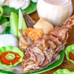 Nasi Tempong Ikan Laut