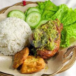 Nasi Ayam Penyet Sambal Ijo
