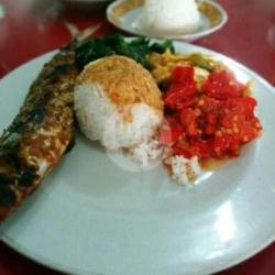 Nasi Ikan Layang