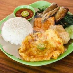 Nasi Tempong Telor Dadar