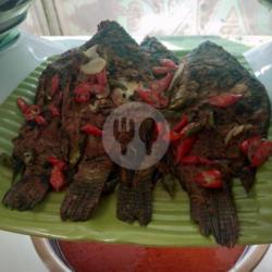 Mujaer Bakar   Nasi Putih