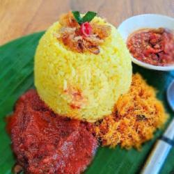 Nasi Kuning Banjar Daging Sapi