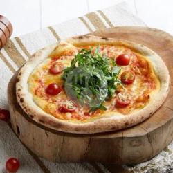 Tomato Cheese And Rucola Pizza