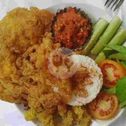 Nasi Telur Kremes