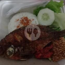 Nasi Lalapan Ikan Mujaer