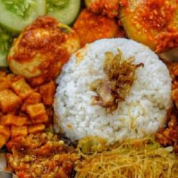 Nasi Uduk Telor Balado