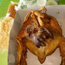 Ayam Utuh Goreng Kremes