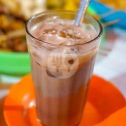 Susu Coklat Manis Dingin