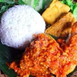 Paket Ayam Sambel Penyet   Tahu   Tempe   Lalaban