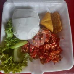 Paket Nasi Ayam Geprek Sambal Matha