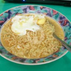 Mie Rebus Kari Ayam   Telor