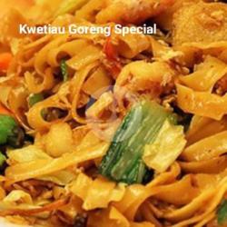 Kwetiau Goreng Special 15