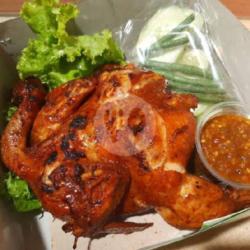 Ayam Bakar Setengah Ekor Paha Dada