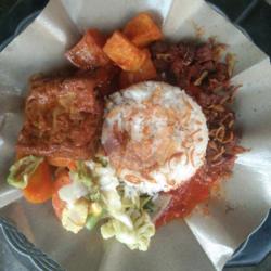 Nasi Putih/uduk   Sayur Capcay   Orek Tempe   Kentang Balado  Tahu Semur