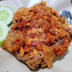 1 Nasi Ayam Geprek   1 Nasi Ayam Paha Jumbo Goreng   Tumis Kangkung   Tahu Tempe   Es Teh