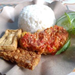 Nasi   Ayam Rebus Geprek