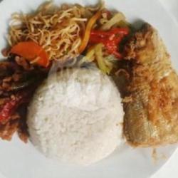 Nasi Rames   Bandeng Presto