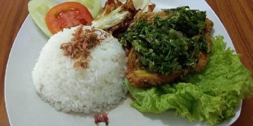 Ayam Goreng Sambel Uleg Tirta Sari, Dr Moh Hatta