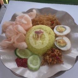 Nasi Kuning Pindang Telor