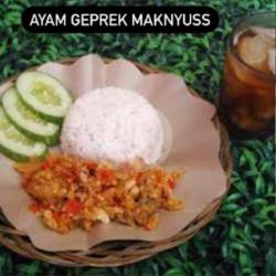 Ayam Geprek Maknyus