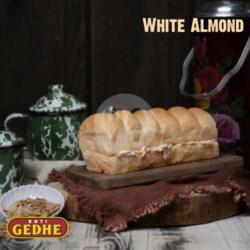 Roti Gedhe White Almond