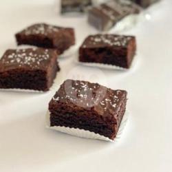 Sea Salt Fudge Brownies Slice