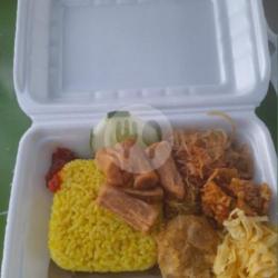 Nasi Kuning Sosis Nasya