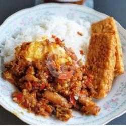 Nasi Komplit Oseng Asin Cumi