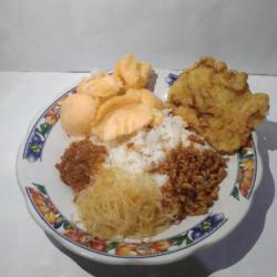 Nasi Uduk Bakwan