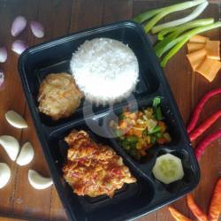 Nasi Rames Ayam Geprek