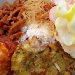 Nasi Uduk Telor Ceplok Semur