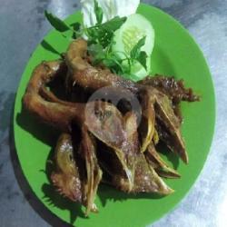 Kepala Ayam Kampung Goreng