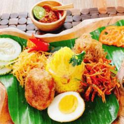 Nasi Kuning Ayam Suwir Extra Pedas
