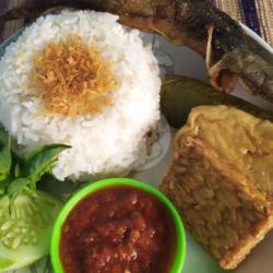 Nasi Lele Goreng ,tahu,tempe Terong