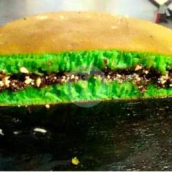 Martabak Manis Pandan Kacang Coklat