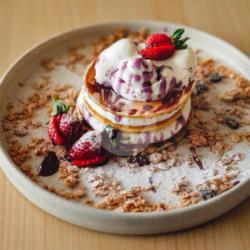 Ricotta Cheese Pancake With Granola