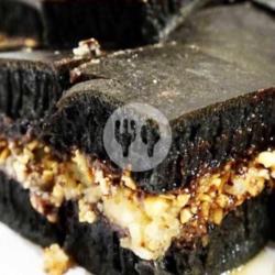 Martabak Blackforest Pisang Kacang Cokelat