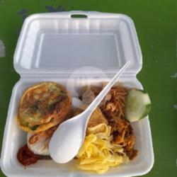 Nasi Uduk Telor Dadar Sayur Nasya