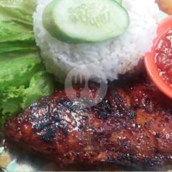 Nila Bakar Bbq   Nasi   Kremesan   Lalap Sambal