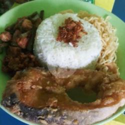 Nasi Campur Ikan Goreng  Mangut (nila/lele/patin/peda)