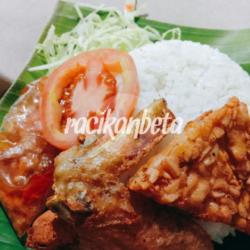 Nasi Sayap Penyet   Tempe   Lalapan