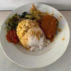 Nasi Ikan Asam Pedas